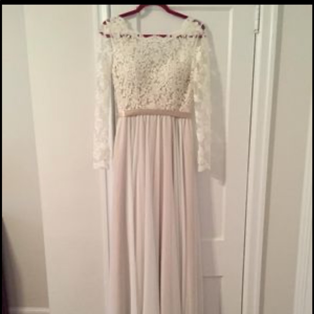 Lace wedding dress